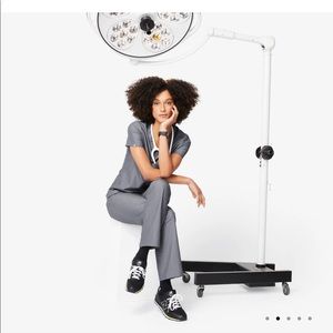 NEW FIGS Livingston Basic Scrub Pants